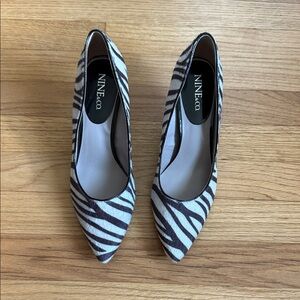 Nine & Co. Black and White Zebra Heels